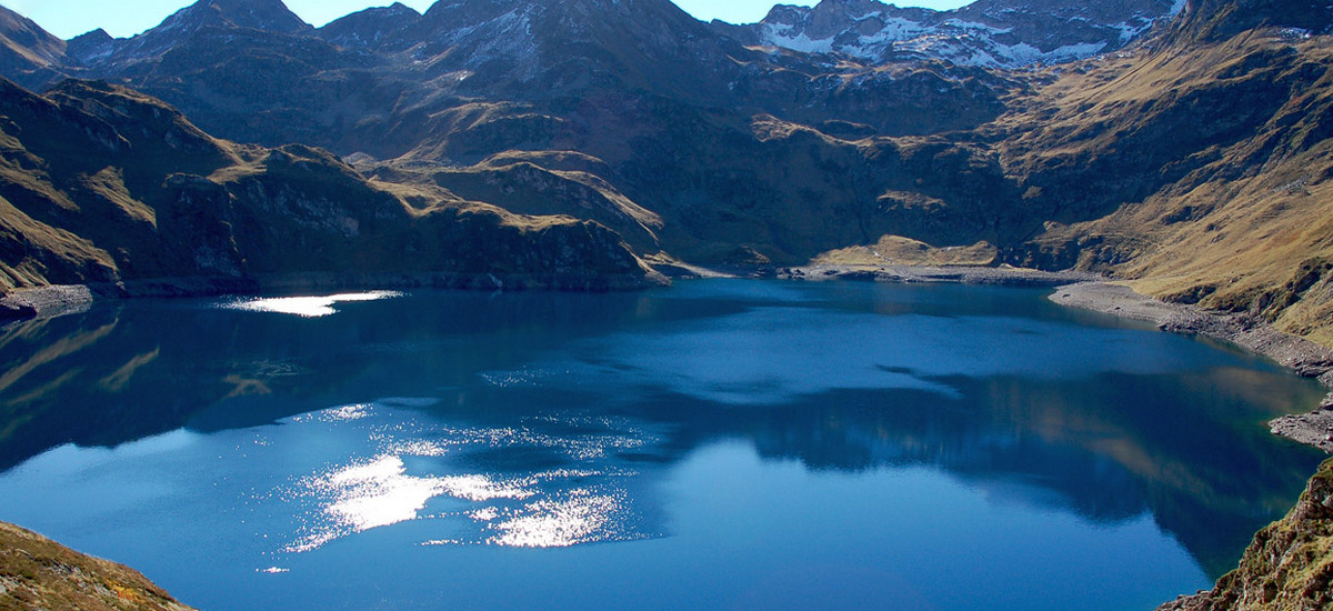 Randonnée vers un lac dans les Pyrénées