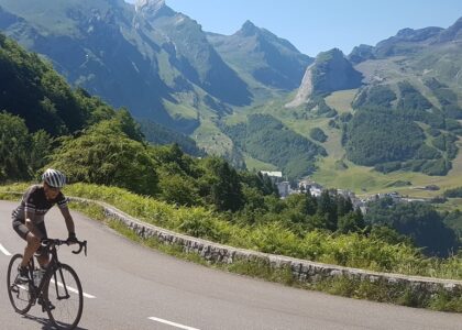 A vélo sur la mythique Route des Cols des Pyrénées
